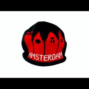 Beanie Amsterdam Skyline Black & Red